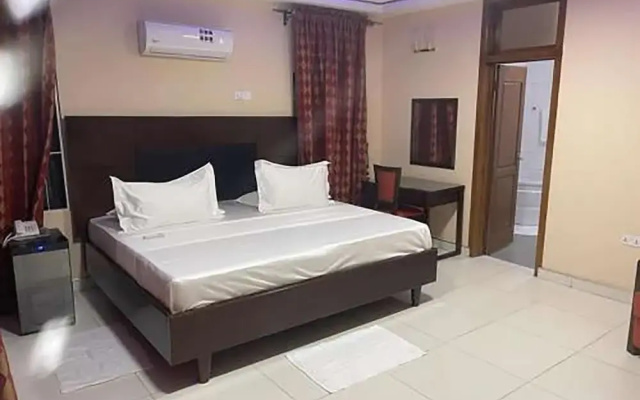Monsoon Hotel