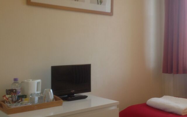Auld Manse Guest House & Apartment