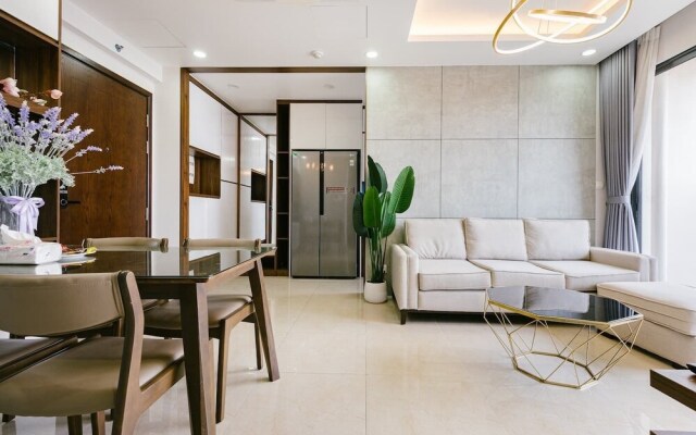 Canh Apartment in Vinhome Skylake