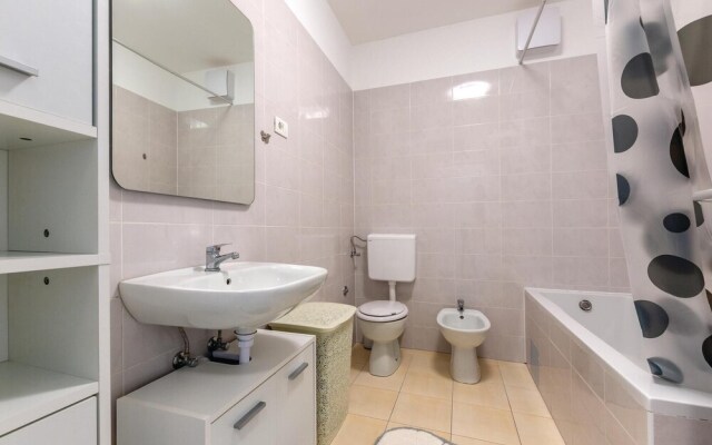 Nice Apartment in Split With 3 Bedrooms and Wifi