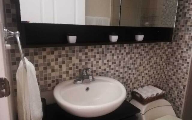 Apartment by airport on way to beach