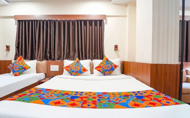 Fabhotel Stayz Inn Us Consulate