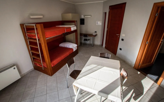 Room in Holiday House - Albavillage Residence Ideal Apartment for Families