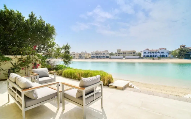 Beachfront 5BR Villa w Private Pool at the Palm
