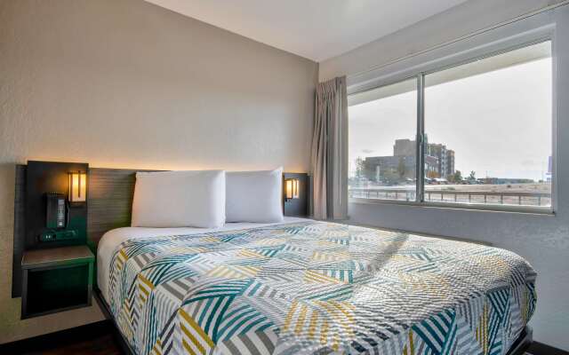 Studio 6 Albuquerque, NM – Midtown