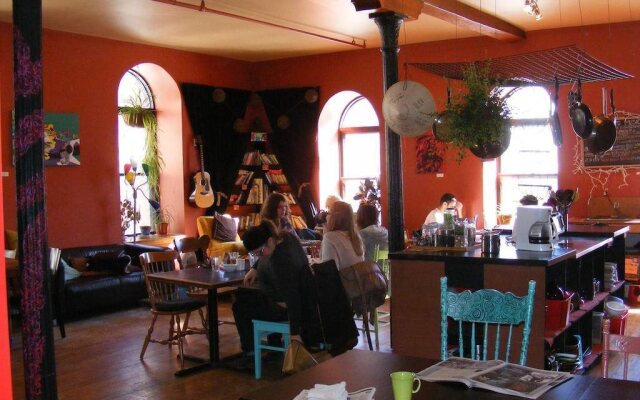 Auberge Alternative du Vieux-Montréal - Hostel