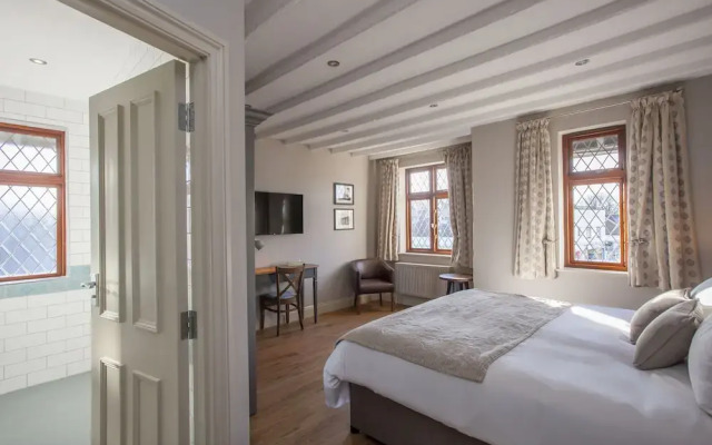 Woodborough Inn
