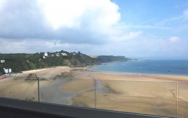 Royal Victoria Court 11