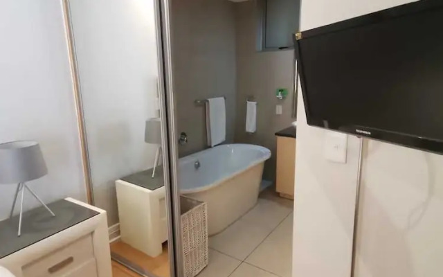 Glammys Suites at Hydro