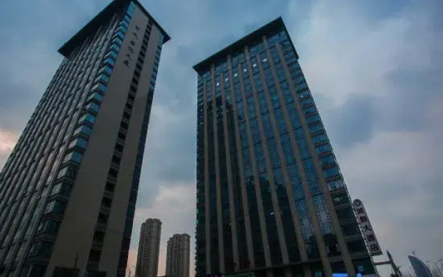 Hengba Hotel Chain (Shaoxing Jinghu Resort Olympic Sports Center)