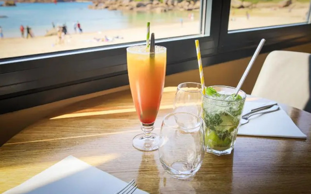 Logis Hôtel Saint-Guirec et de la Plage