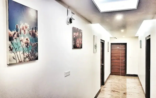 Hotel Aerocity Purple Orchid