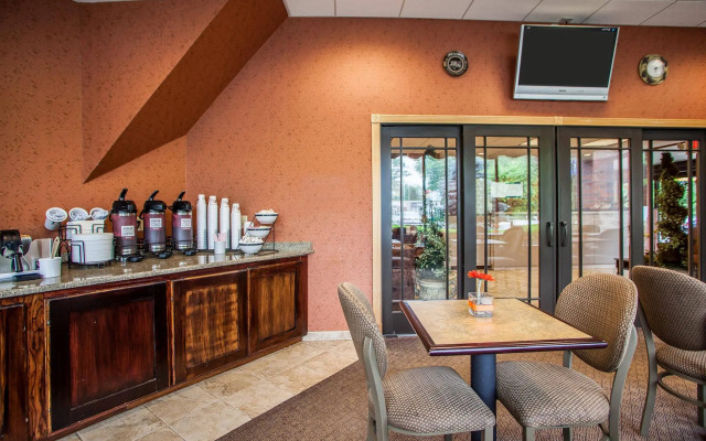 The Hub Middletown Red Bank, BW Signature Collection