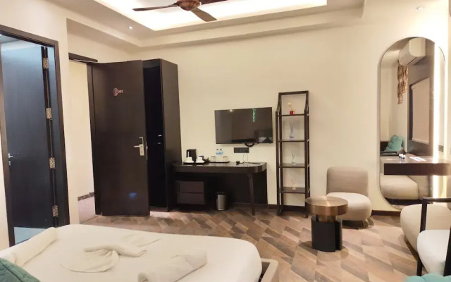 The Long D Hotel and Banquet