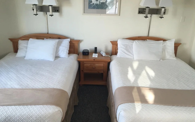Sea Cliff House Motel