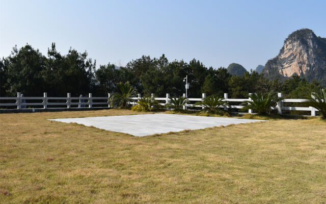 Yangshuo Mountain Top Retreat