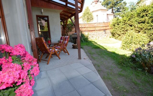 Modern Holiday Home in Cerny Dul With Garden