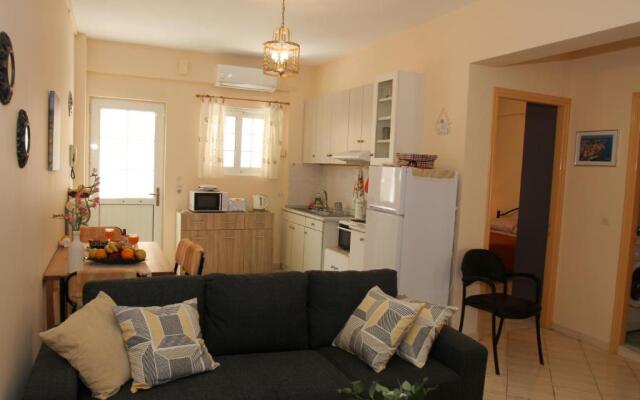 Tritsa House, 3-bedroom apt next to Corfu Town and airport