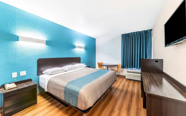 Motel 6 Lewisville, TX - Medical City