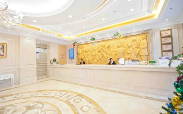 Vienna Hotel (Chongqing Hechuan High-speed Railway Station)