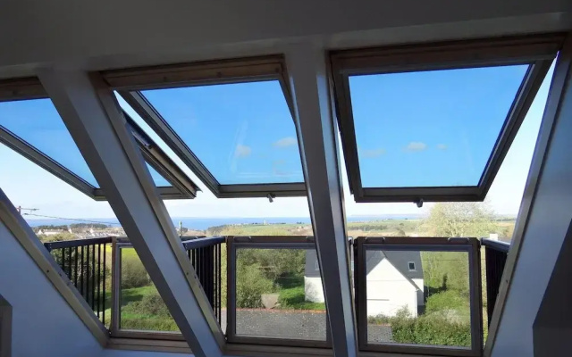 Holiday Home With sea Views, St. Nic