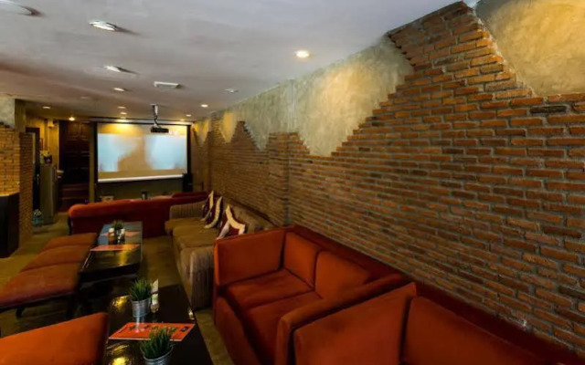 Check Inn Hostel @Phromphong