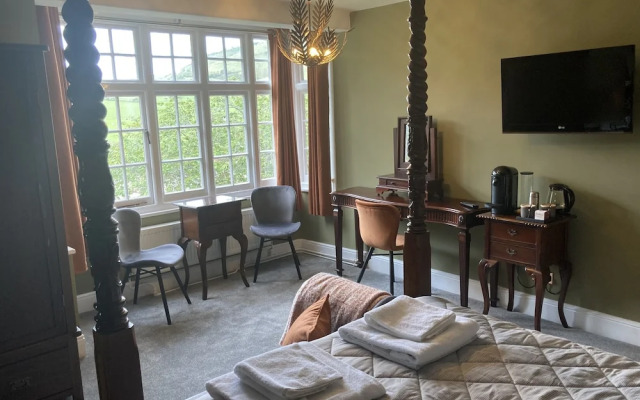 Tottington Manor