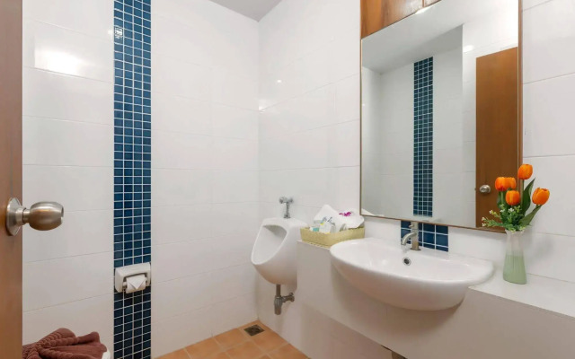 Chaiyapruek Suites