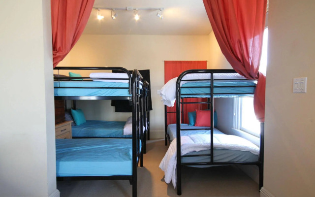 Happy Helpers Hostel