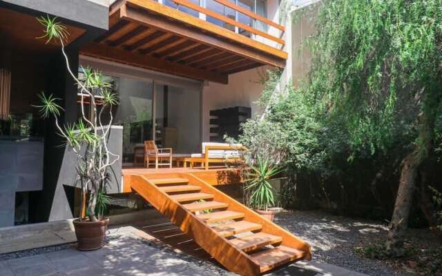 w Luxury 3BR House With Terrace in Miraflores