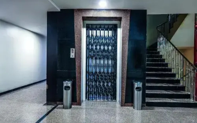 Hotel Tourist Palace  by OYO Rooms