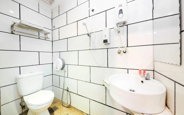 OYO 479 The Green Hotel