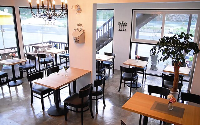 Uljin Sea and Momalet Pension