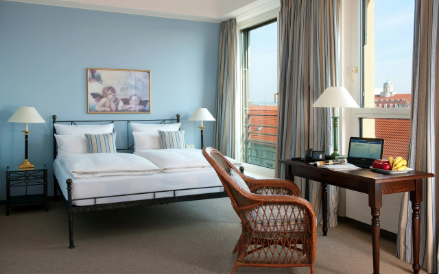 Hotel Elbflorenz Dresden