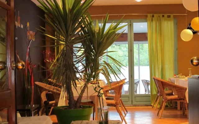 Adonis Mouans-sartoux L'Albatros