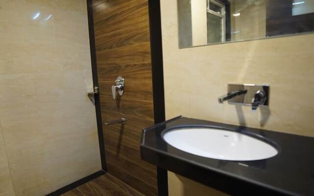Collection O 41226 Ramji's Residency