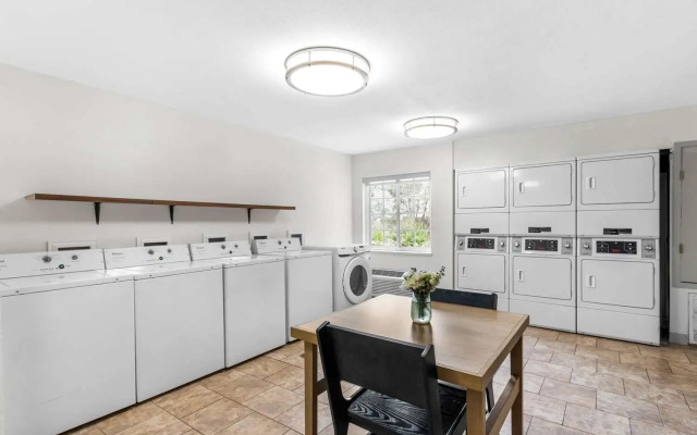 Sonesta Simply Suites Austin South