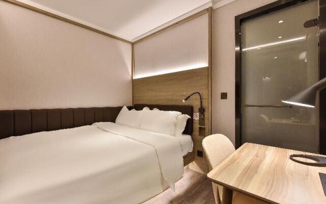 Hanting Youjia Hotel (Beijing Daxing New Media Industrial Base)