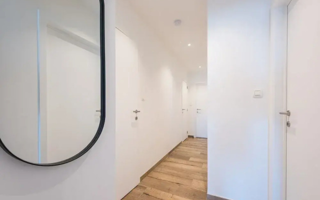 Stay With View, Ostend