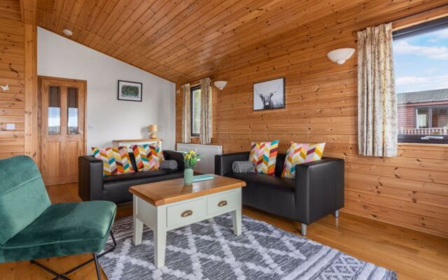 Loch Side Lodge 8