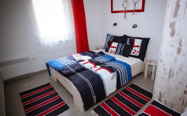 Liliana Apartman és Csónakház