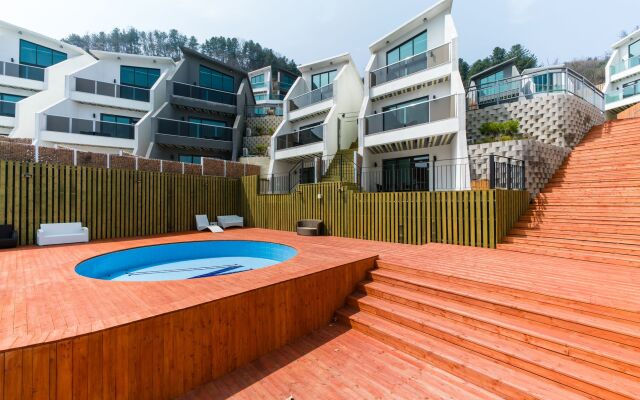 W Jiwoo Resort