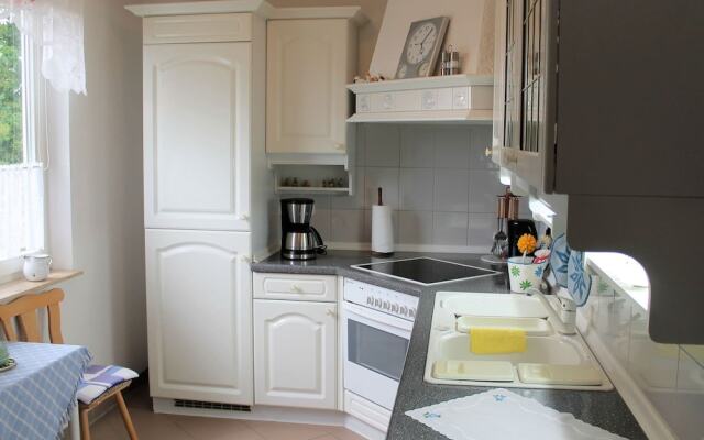 Cozy Holiday Home in Dorf Gutow near Sea