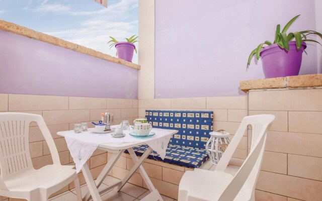 Nice Home in Scoglitti With 1 Bedrooms and Wifi