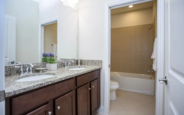 Fabulous Vacation Home  w/ Screened Pool Close To Disney 146