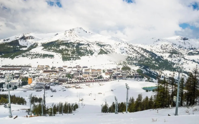 White House Ski Relax