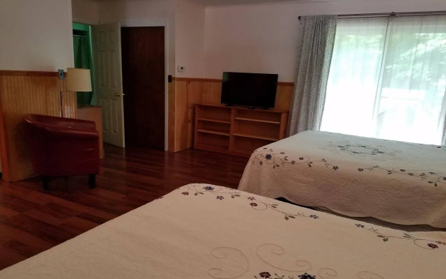 Saratoga Garden Motel