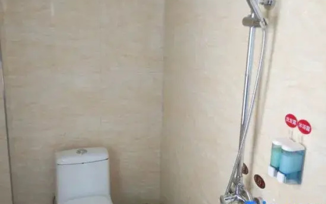 Yunyang Wangzhong Business Hotel