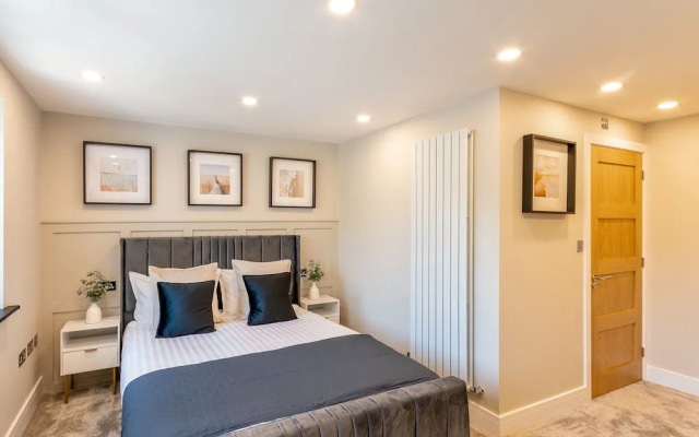 5 Bed Villa-sleeps 10-hot Tub-bar & Pool Table