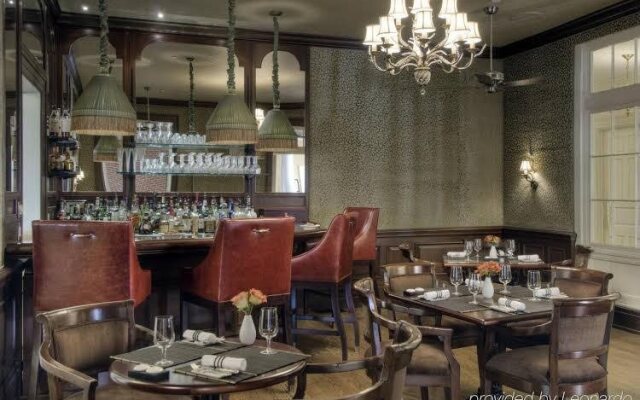 Woodlands Inn